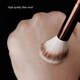 Hourglass No.15 Angled Makeup Brush Soft Bristles for Blush Contour Foundation