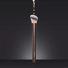 Load image into Gallery viewer, Hourglass No.15 Angled Makeup Brush Soft Bristles for Blush Contour Foundation