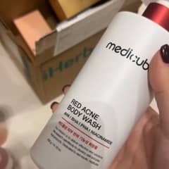 Medicube Red Acne Body Wash with AHA BHA PHA Niacinamide Skincare Treatment
